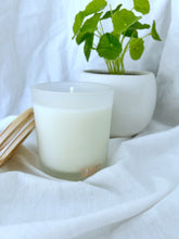 Load image into Gallery viewer, Sienna frosted large glass candle.
